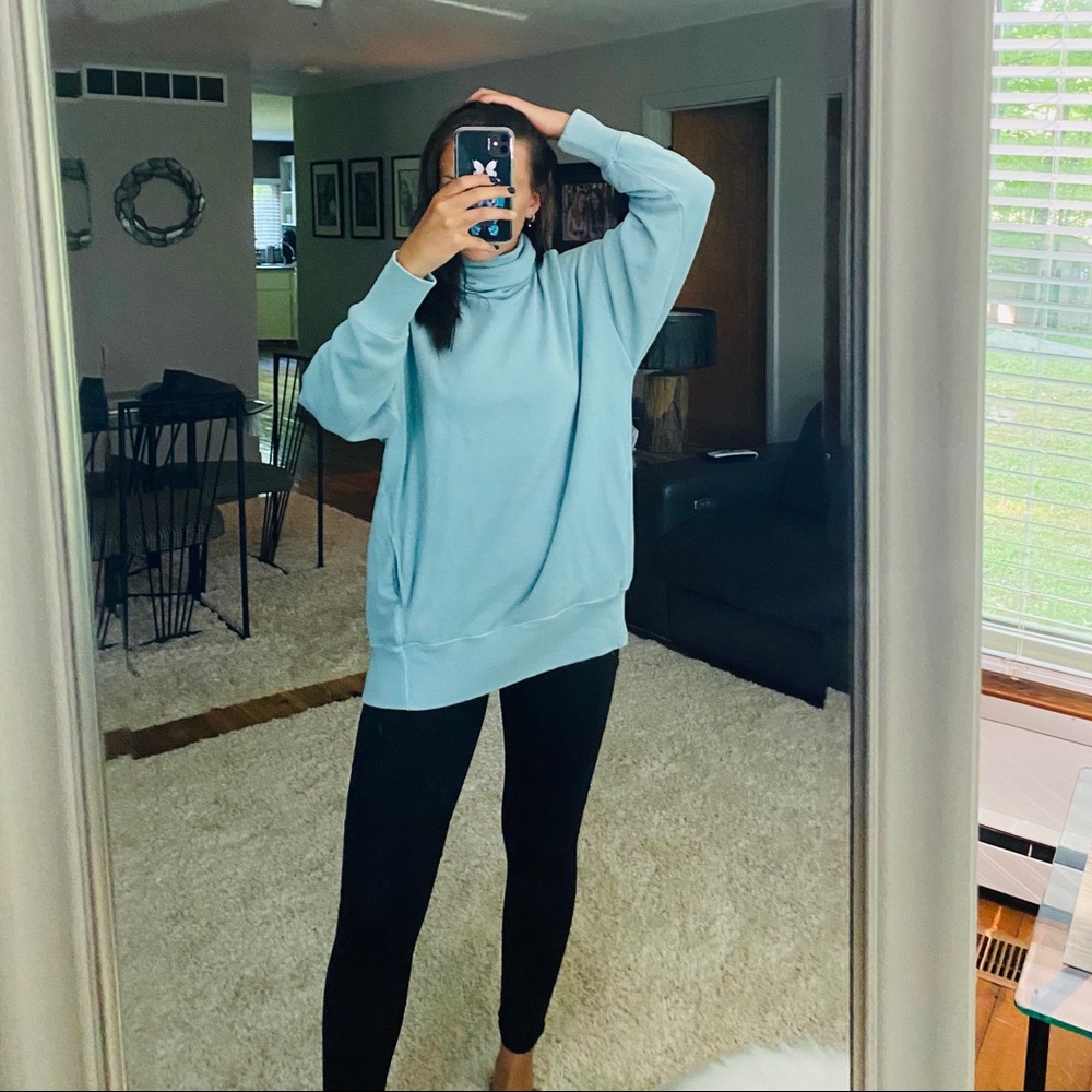 Aerie turtleneck sweatshirt